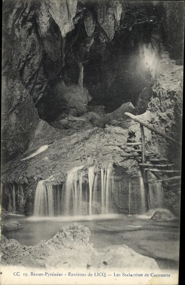 Die Stalaktiten von Cacouette — Umgebung von LICQ — Basses-Pyrénées — CC. 19 - Vorderseite