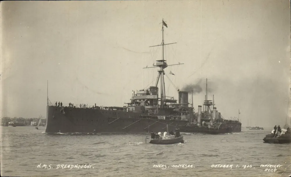 H.M.S. DREADNOUGHT — Portsmouth, Southampton, 1º de outubro de 1906 — Regg - Frente
