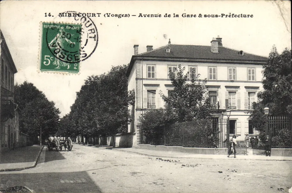 Mirecourt (Vosges) — Avenue de la Gare & sous-Préfecture — Éditeur Paul Bougel - Vorderseite