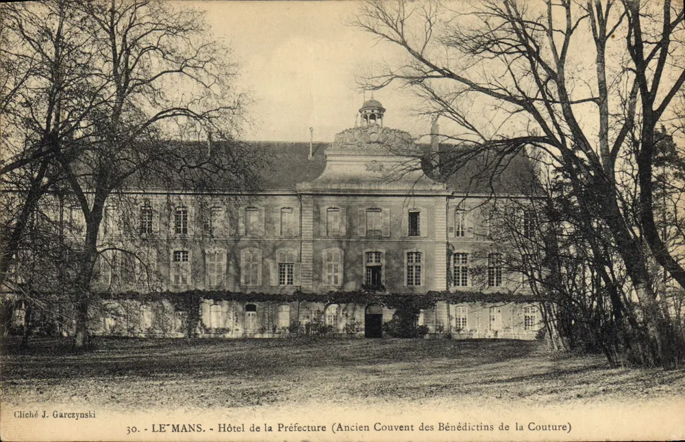 Le Mans - Hotel de la Préfecture (Ancien Couvent des Bénédictins de la Couture) — Cliché J. Garczynski, n°30 - Vorderseite