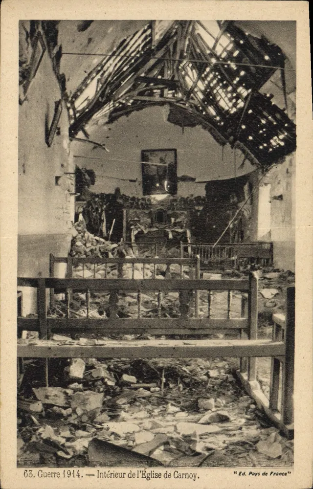 Interior da Igreja de Carnoy — devastação da guerra 1914 — Ed. Pays de France, n°63 - Frente