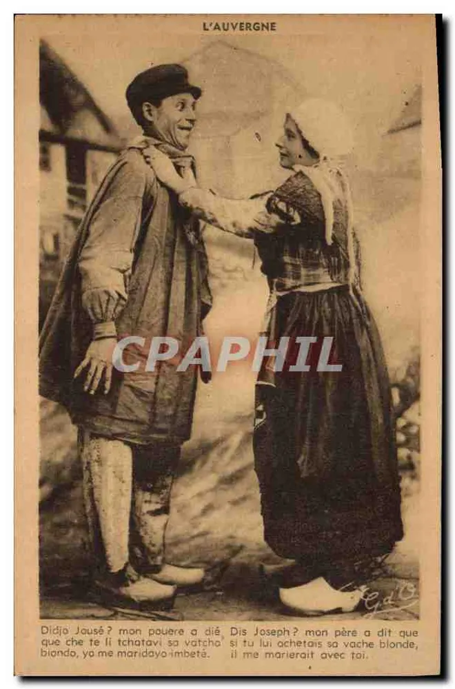 L'Auvergne — Casal em traje tradicional — editor não visível, número de série não legível - Frente