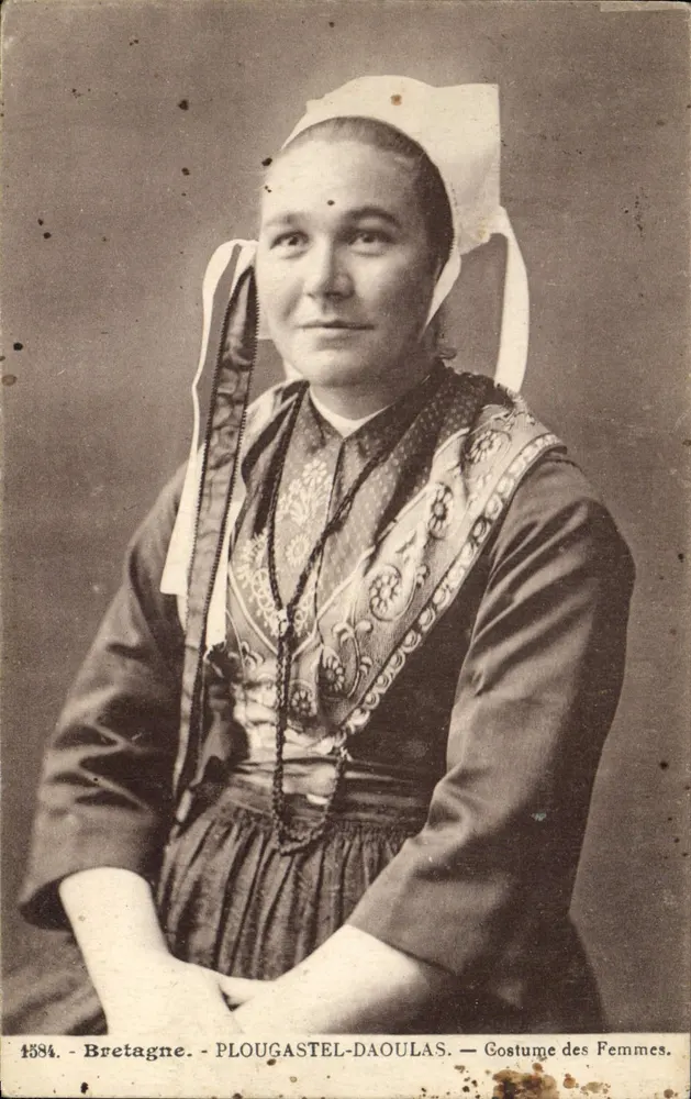 PLOUGASTEL-DAOULAS — Kleidung der Frauen — Le Doaré, Châteaudin - Vorderseite