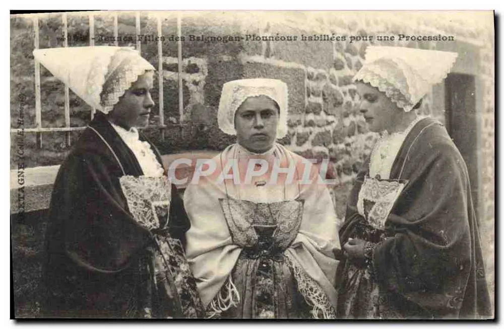 Junge Mädchen aus Belignogan-Pfounéour, für eine Prozession gekleidet — Verlag: Phot. Magné (C. N. E. Haroué) - Vorderseite