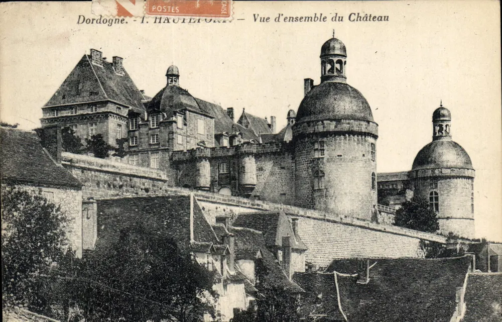 Dordogne - L. HAUTELFORT — Vista geral do Castelo - Frente