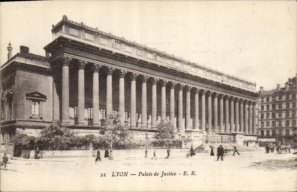 LYON — Palácio da Justiça — E. R. n°21 - Frente