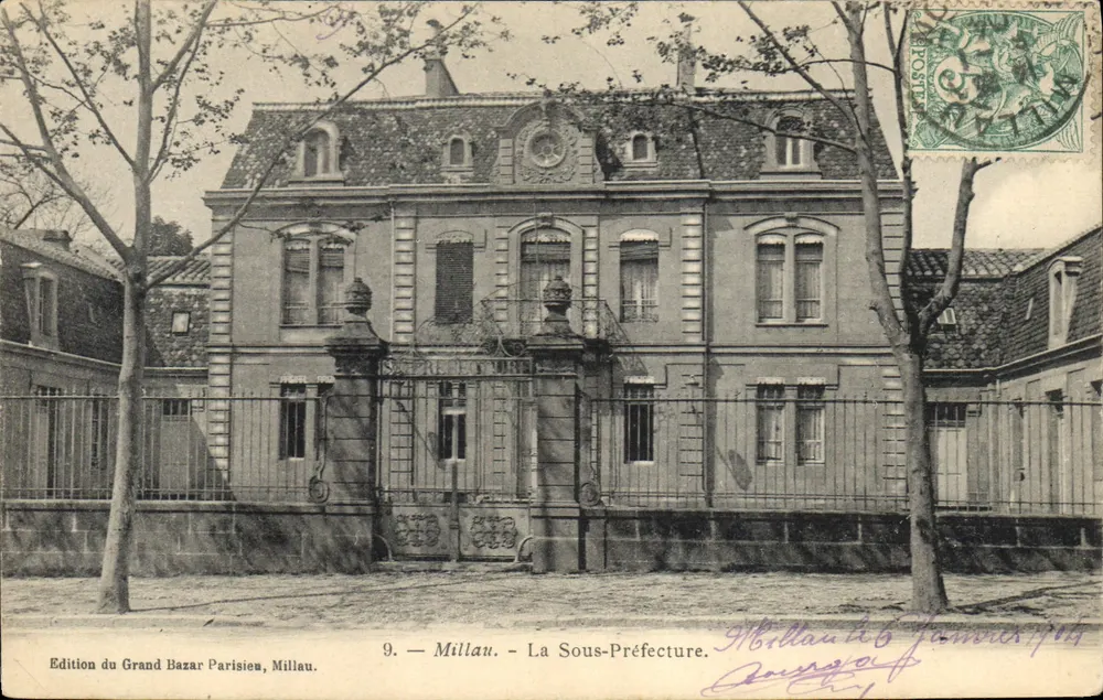 Millau — A Subprefeitura — Edição do Grand Bazar Parisieu, Millau, n°9 - Frente