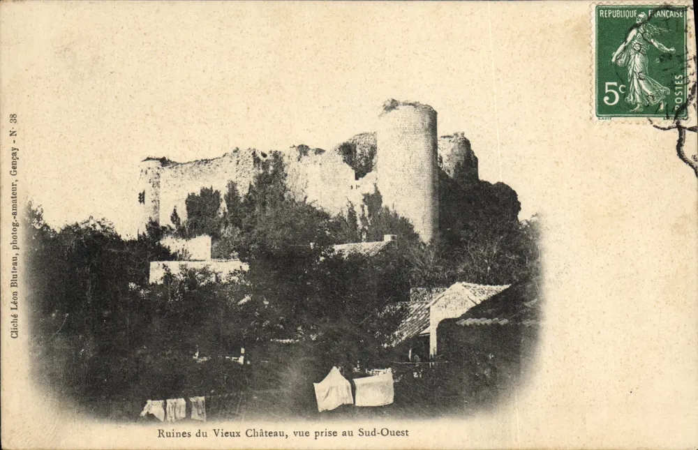Ruínas do Velho Castelo — vista tirada do Sudoeste — cliché Léon Buteau, fotógrafo amador, Genpây - N. 38 - Frente
