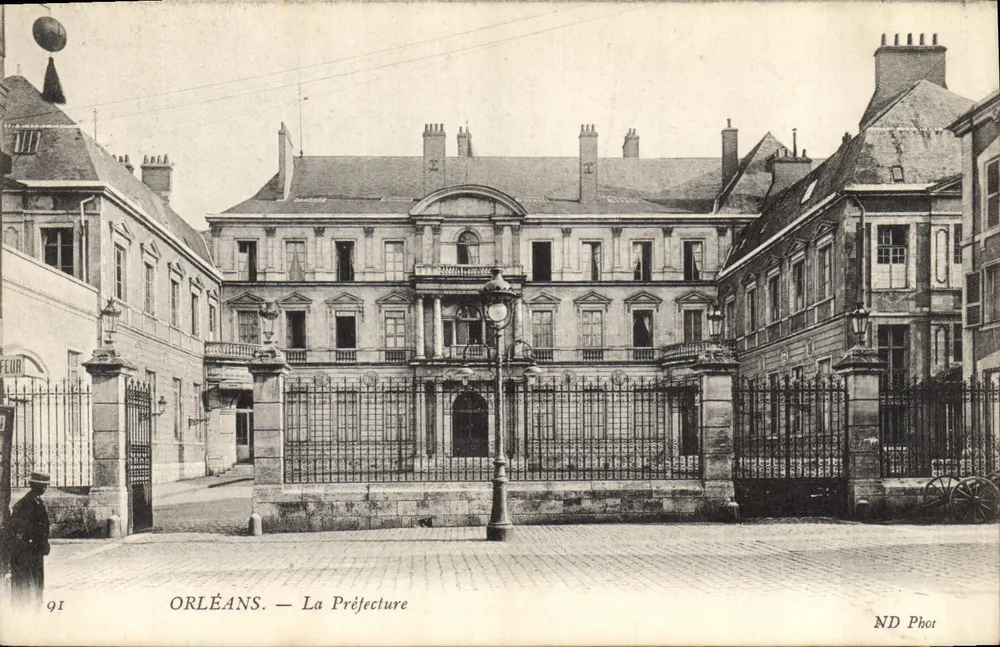 Orléans — A Prefeitura — ND Phot - Frente