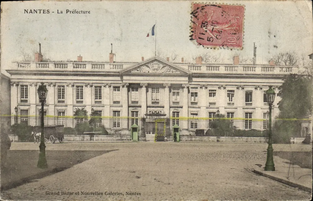 NANTES - A Prefeitura — Grande Bazar e Novas Galerias, Nantes - Frente