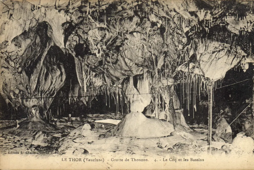 LE THOR (Vaucluse) - Grotte de Thouzon. 4. - Der Hahn und die Bassins — Edition L. Challe - Chèche J. Bassou - Vorderseite