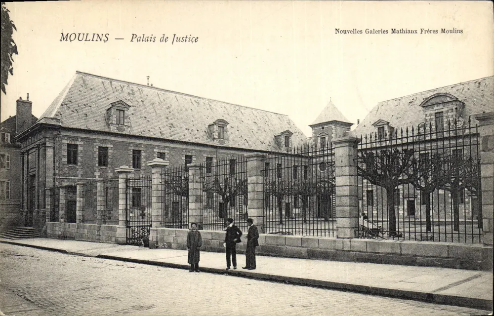 Moulins — Paleis van Justitie — Nieuwe Galerijen Mathianx Frères Moulins - Voorkant