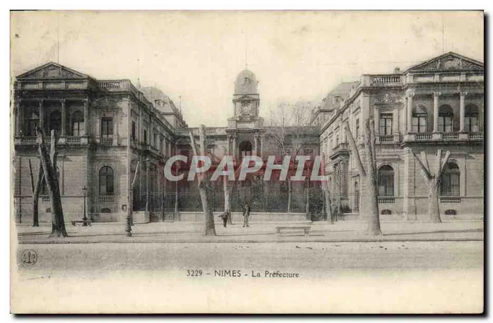 Nîmes - A Prefeitura — Bilhete postal antigo n°3229, editado pela casa 'A Prefeitura' - Frente