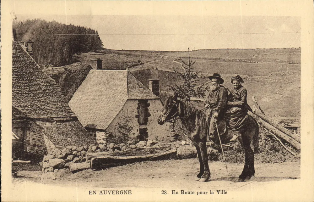 In der Auvergne — 28. Auf dem Weg in die Stadt — Editions Malroux-Aurillac - Vorderseite
