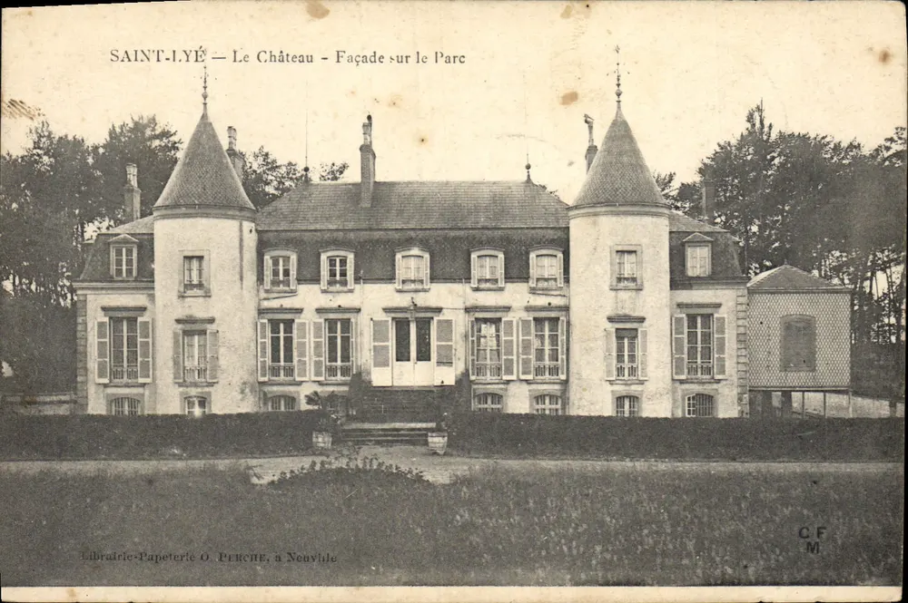 Saint-Ilyé — O Castelo — Fachada sobre o Parque — Librairie-Papeterie O. Perche, em Neuville - Frente