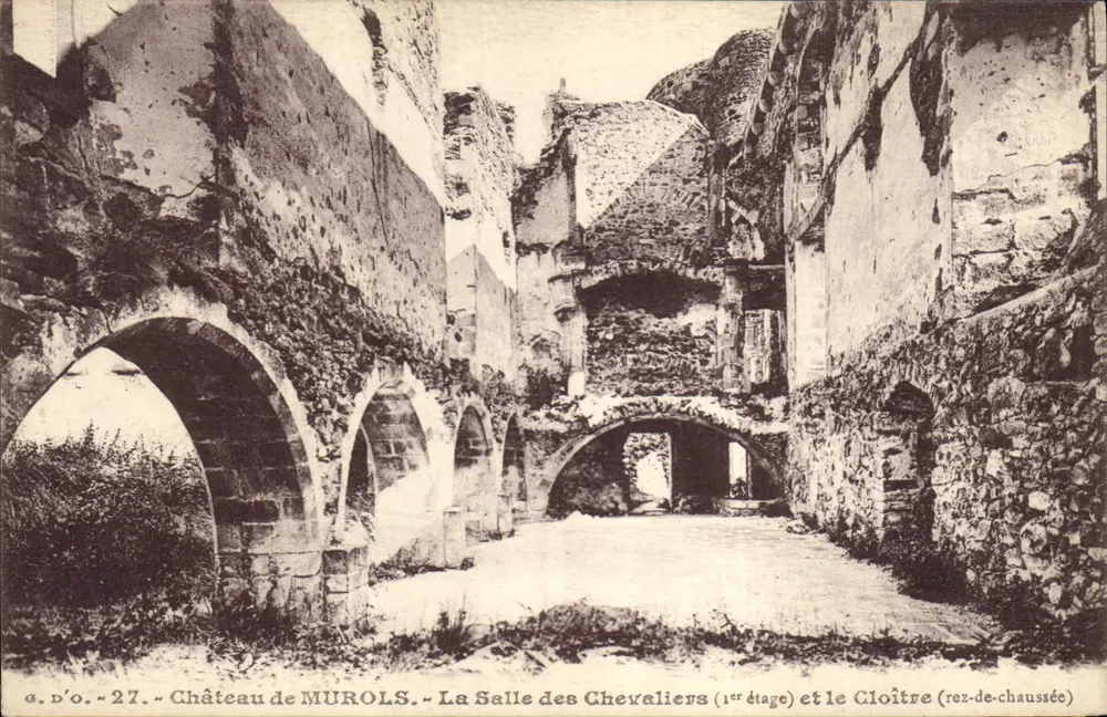 Schloss MUROLS — La Salle des Chevaliers (1. Stock) und der Cloister (Erdgeschoss) — J. Gotttingen, P.-de-B. - Vorderseite