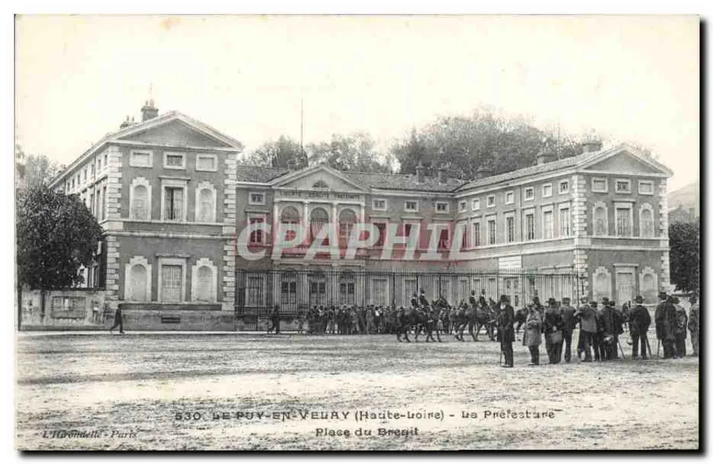 Le Puy-en-Velay (Haute-Loire) - Das Präfekturamt - Place du Breuil - Vorderseite