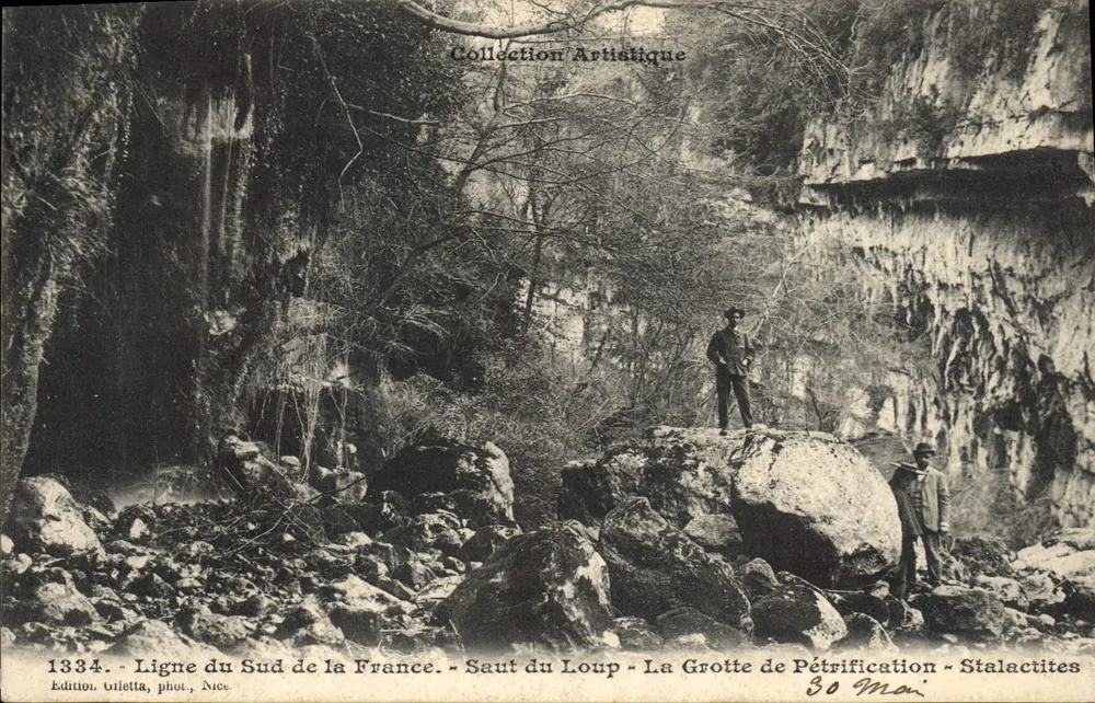 Saut du Loup - Die Höhle von Pétirification - Stalaktiten — Künstlerische Sammlung — Édition Giletta, Foto Nice - Vorderseite