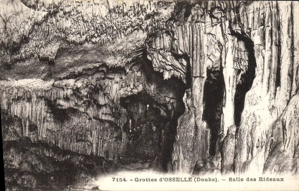 Osselle-Höhlen (Doubs) — Saal der Vorhänge — n° 7154 - Vorderseite