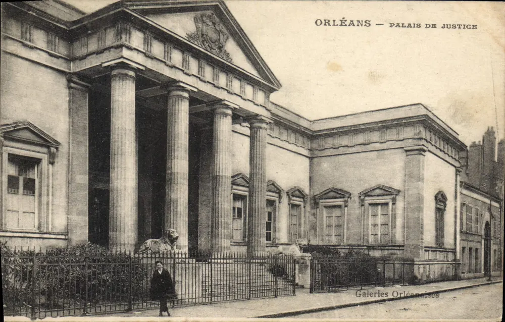 Orléans — Palácio da Justiça — Galerias Orléanaises - Frente