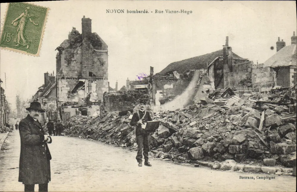 Noyon bombardiert — Rue Victor-Hugo — Boursan, Compiegne - Vorderseite