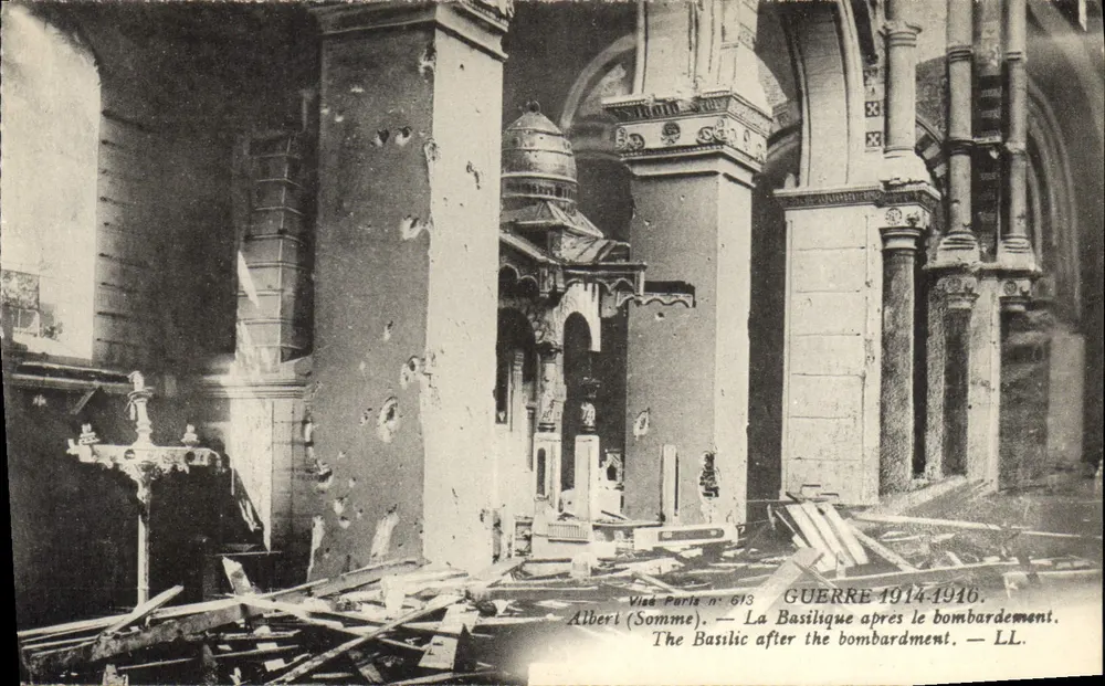 Albert (Somme) — Die Basilika nach dem Bombenangriff — Vied-Paris n° 613 - Vorderseite