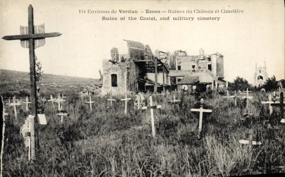 Um Verdun — Esnes — Ruinen des Schlosses und Friedhof — Verlag nicht sichtbar, Seriennummer 114 - Vorderseite