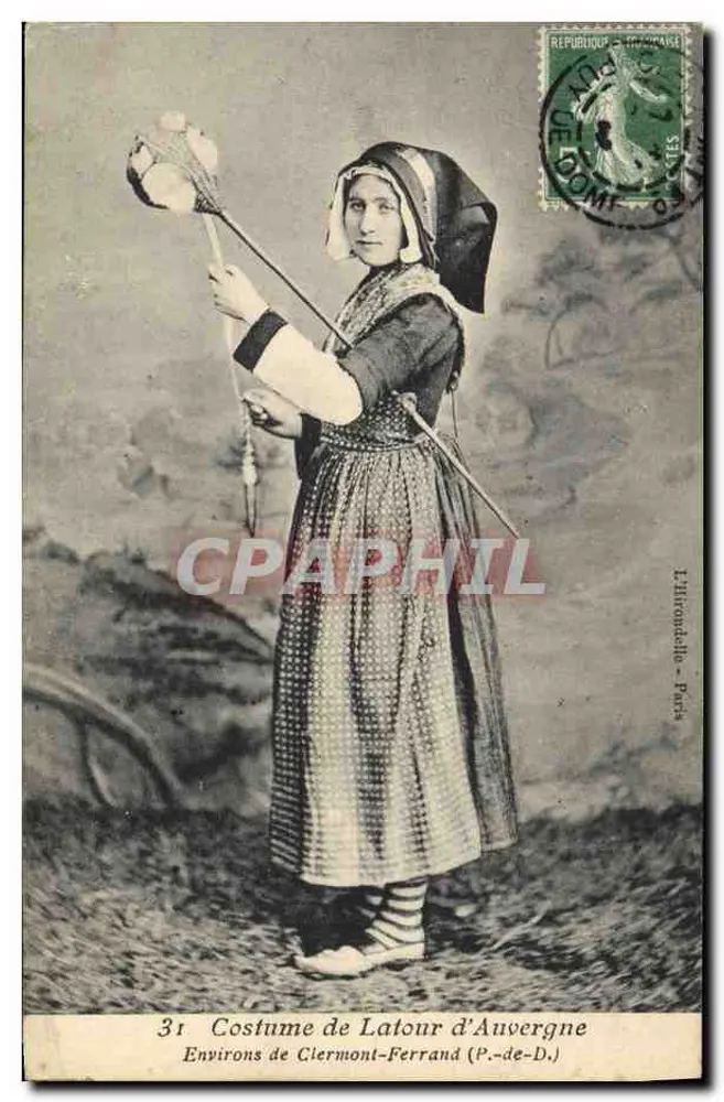 Kleidung von Latour d'Auvergne — Um Clermont-Ferrand (Puy-de-Dôme) — L'Hirondelle - Paris - Vorderseite