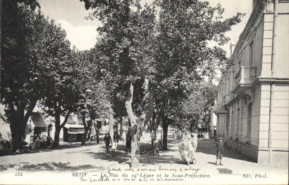 Setif — Die Straße des 19. Léger und das Untere Präfekturgebäude — ND. Phot. n°154 - Vorderseite