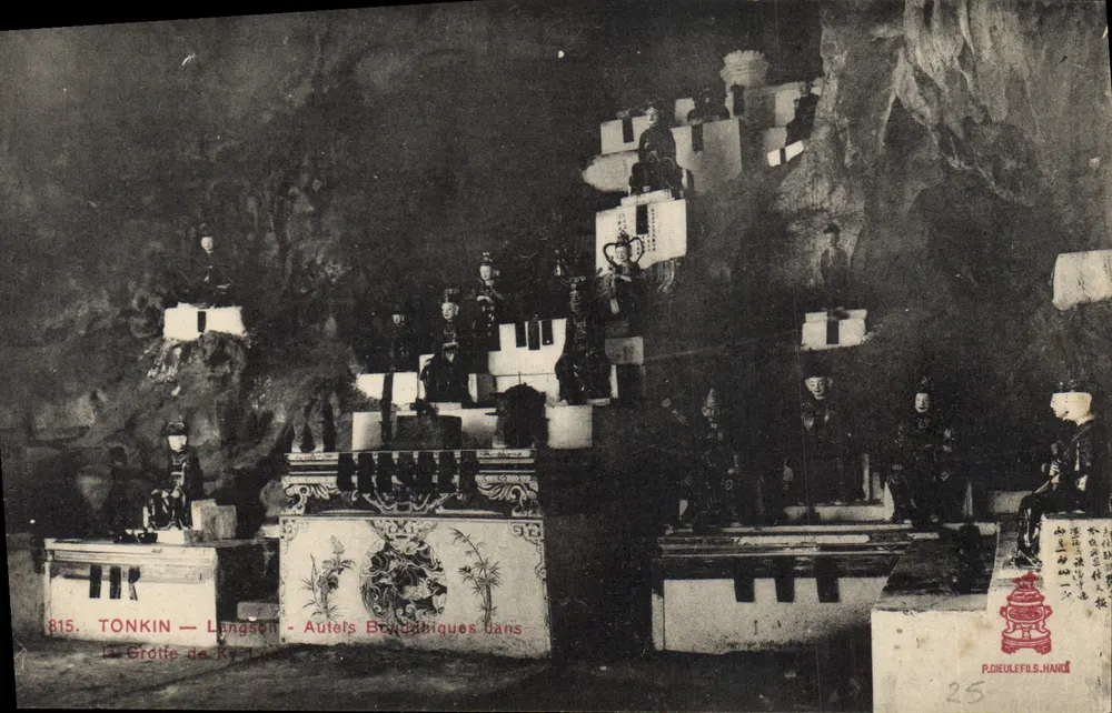 Tonkin — Langson — Altar Budistas na Gruta de Ky Lue — P. Dieulefils, n°815 - Frente