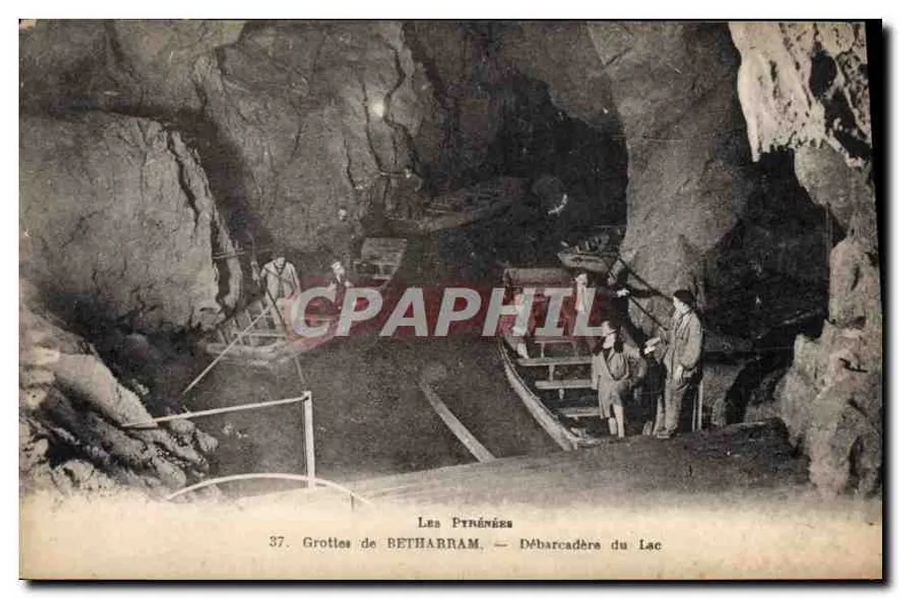 Os Pirineus — Grutas de BETHARRAM — Desembarcadouro do Lago — n°37 - Frente