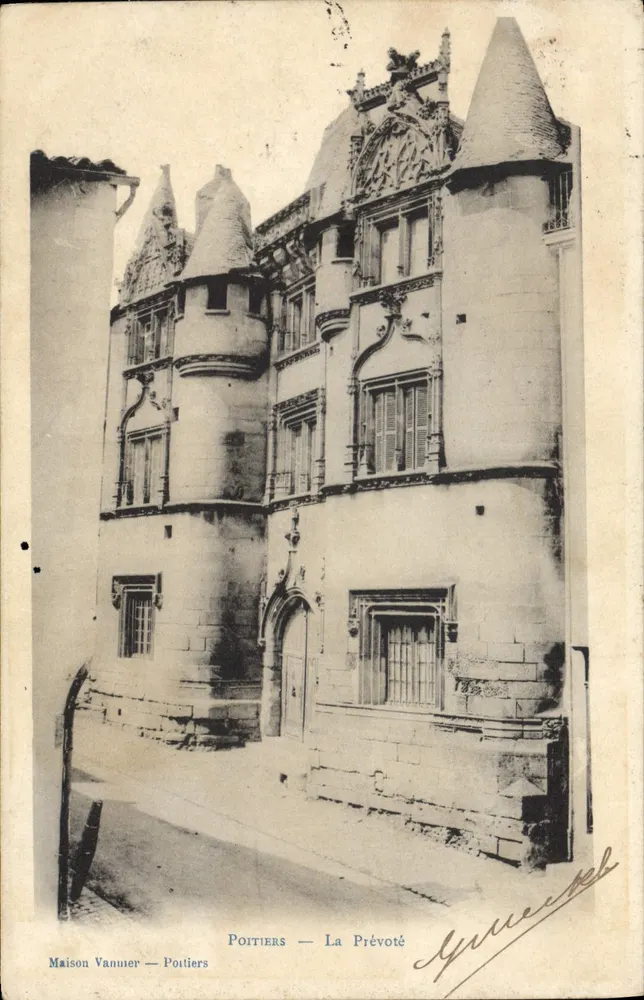 Haus Vanuier — Poitiers — Die Prevoté - Vorderseite