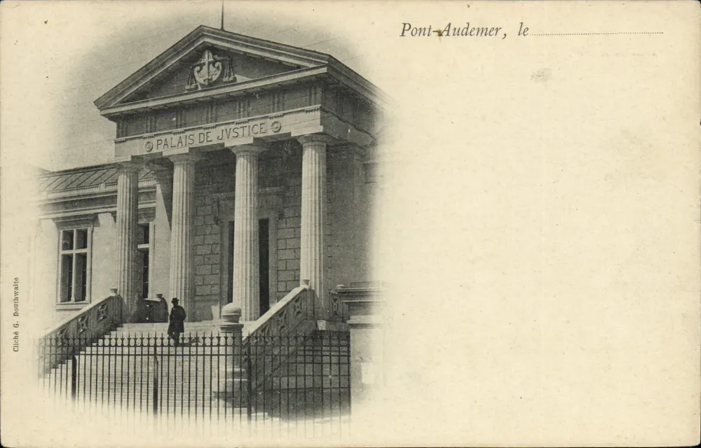Pont-Audemer, het Paleis van Justitie — foto van G. Routhwaite - Voorkant