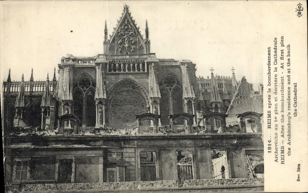 Reims — Kathedrale nach dem Bombenangriff — 1914 — BIP - Vorderseite
