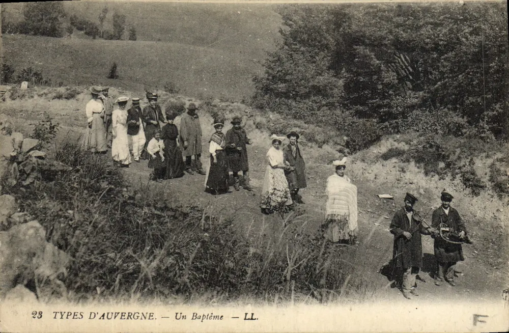Tipos da Auvergne — Um Batismo — LL. - Frente