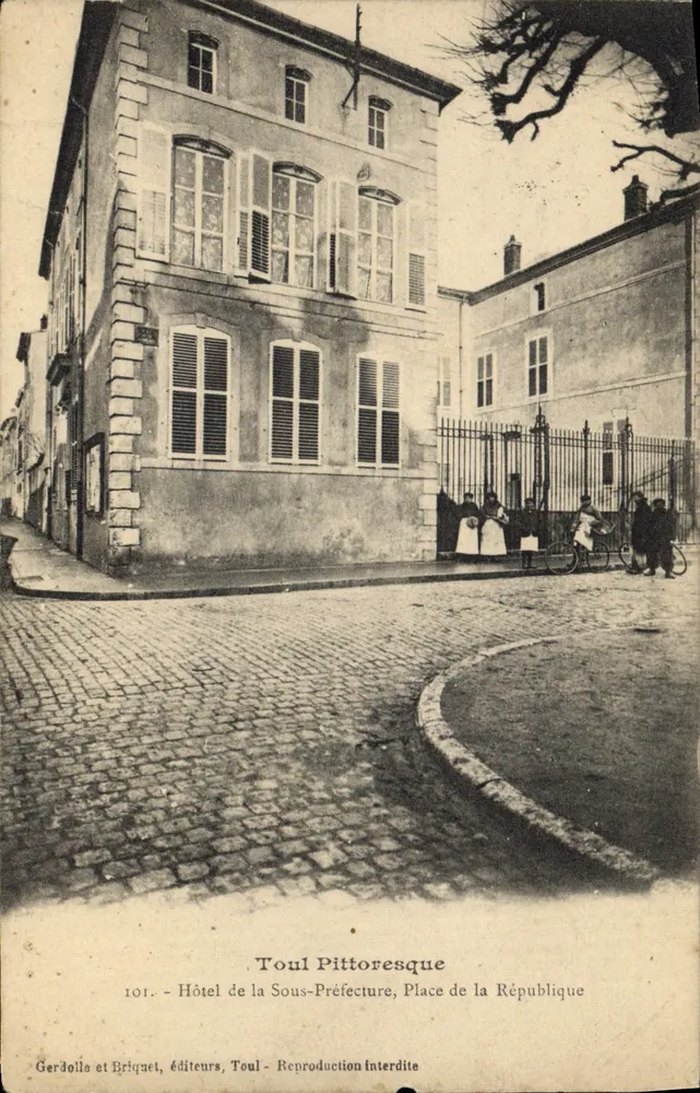 Hotel der Unteren Präfektur — Place de la République — Gerdolla et Briquet, Toul - Vorderseite