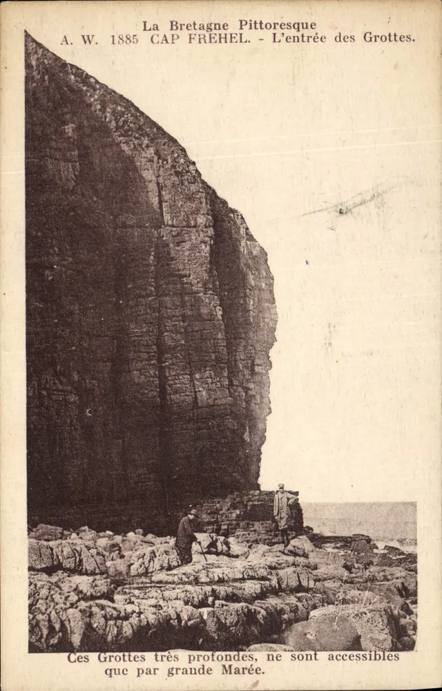 CAP FREHEL — De ingang van de grotten — A.W. 1885 - Voorkant