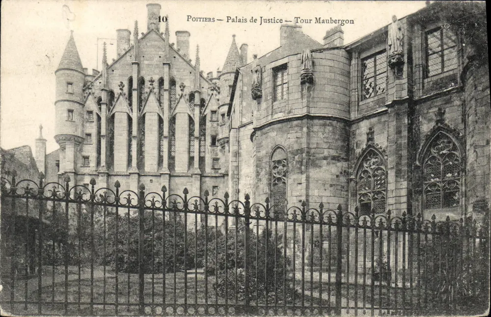 Portiers — Palast der Gerechtigkeit — Tour Maubergon - Vorderseite