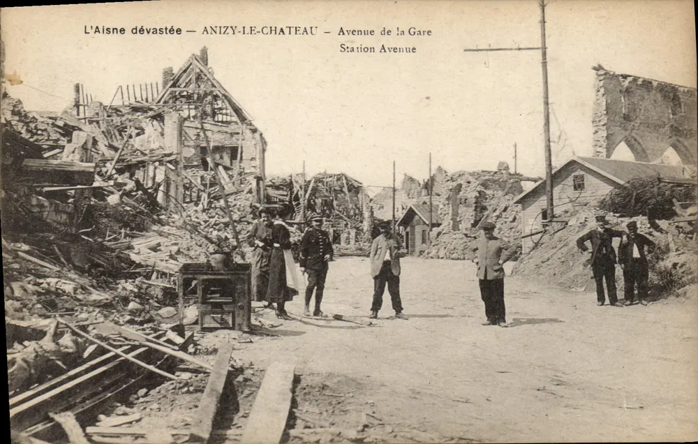Anizy-le-Château — Avenue de la Gare zerstört — Verleger H. Neugarcia et H. Lentrat, Soissons - Vorderseite