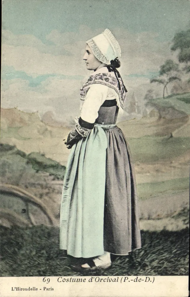 Kostium z Orcival (P.-de-D.) — L'Hirondelle - Paryż, n°69 - Awers