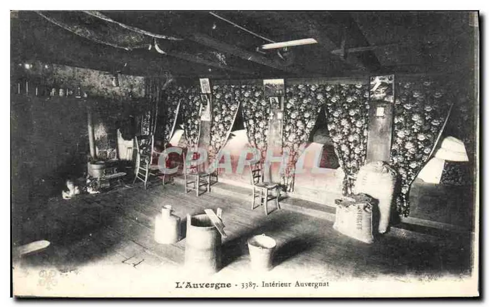 A Auvergne — 3387. Interior Auvergnat - Frente