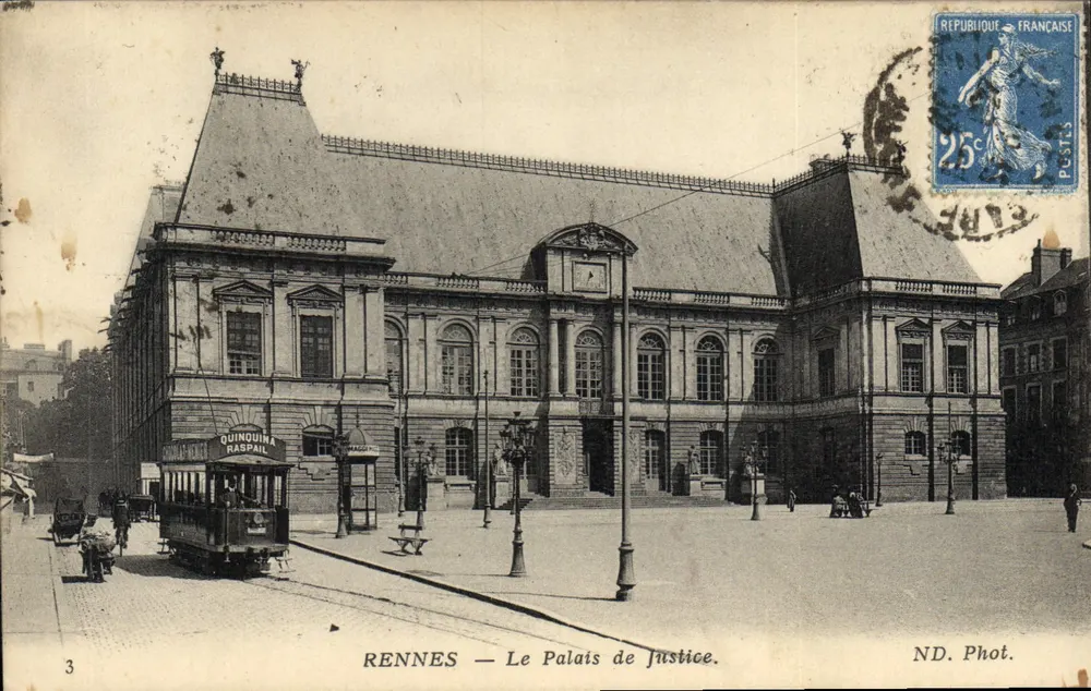 Rennes — O Palácio de Justiça — ND. Fot. - Frente