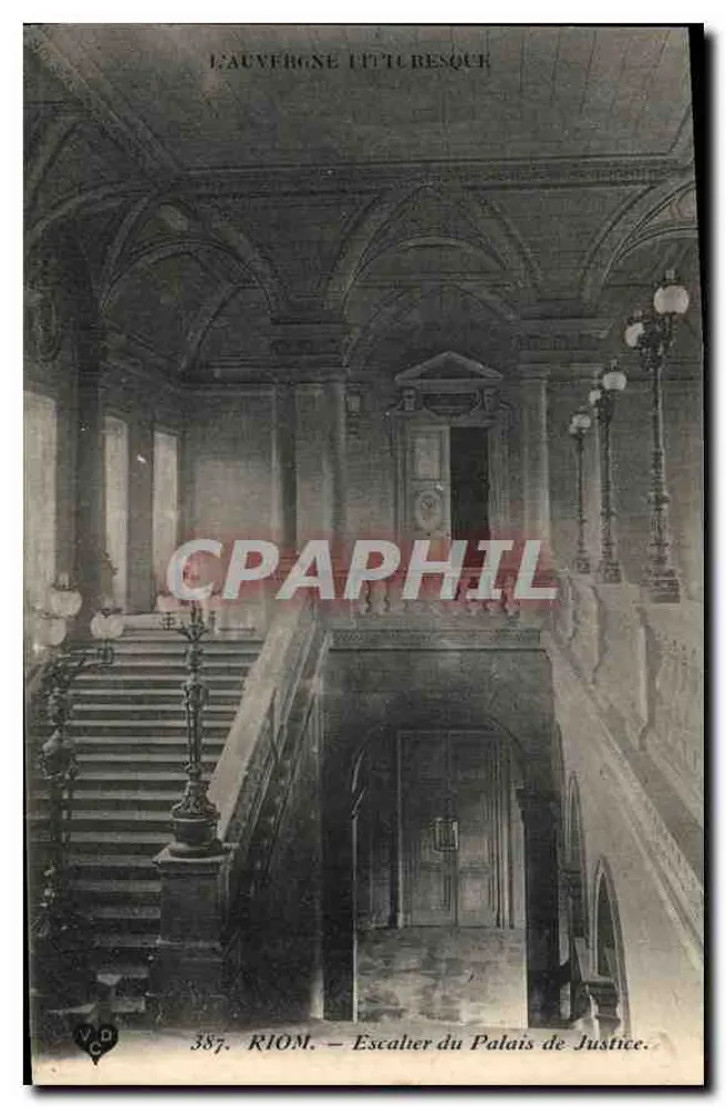 Riom — Treppenhaus des Palasts der Gerechtigkeit — L'Avèrigne Lettresque - Vorderseite