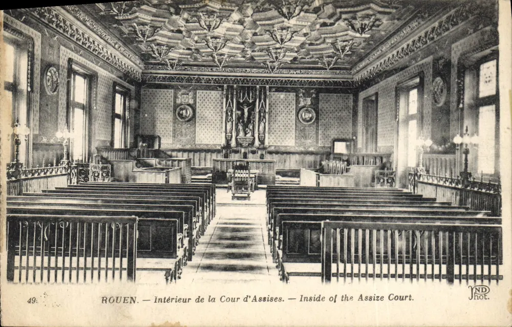 Rouen — Interior da Câmara de Julgamento — ND Fot. - Frente