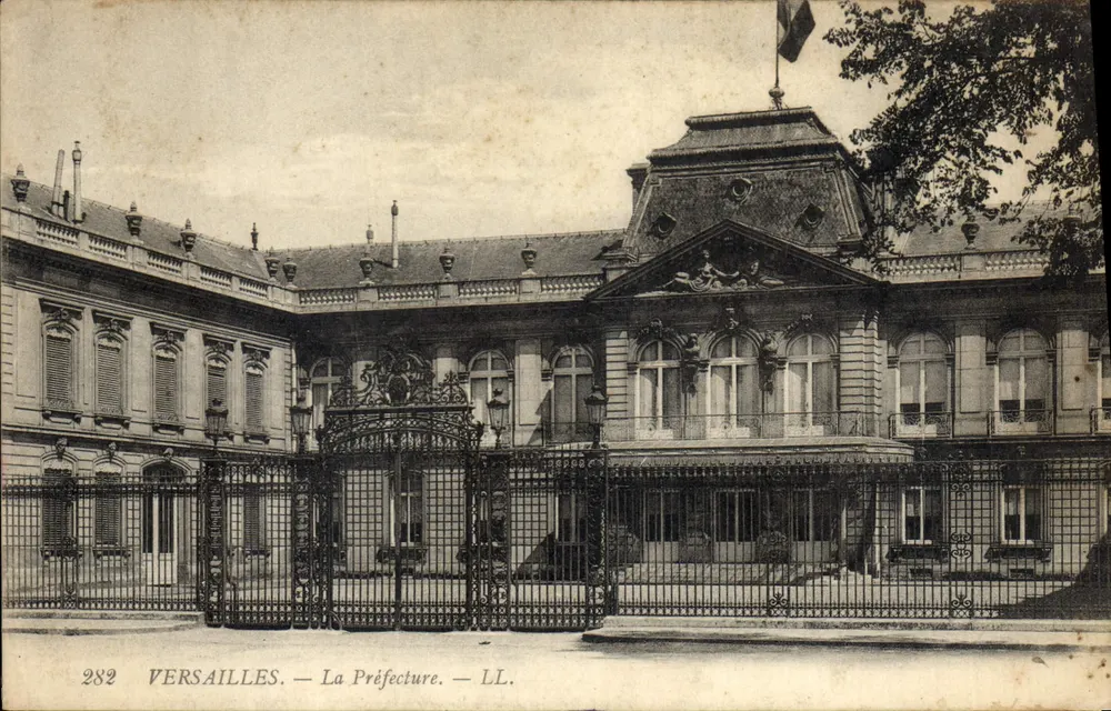 Versailles — A Prefeitura — LL. n° 282 - Frente