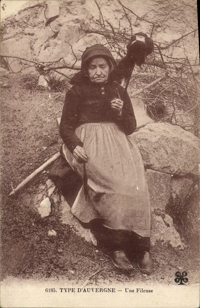 Tipo de Auvergne — Uma Fiação — Editor: Tipo de Auvergne, n° 6185 - Frente