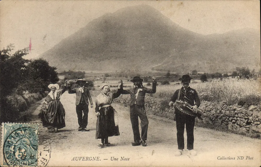 Auvergne — Uma Noiva — Coleções ND Phot - Frente
