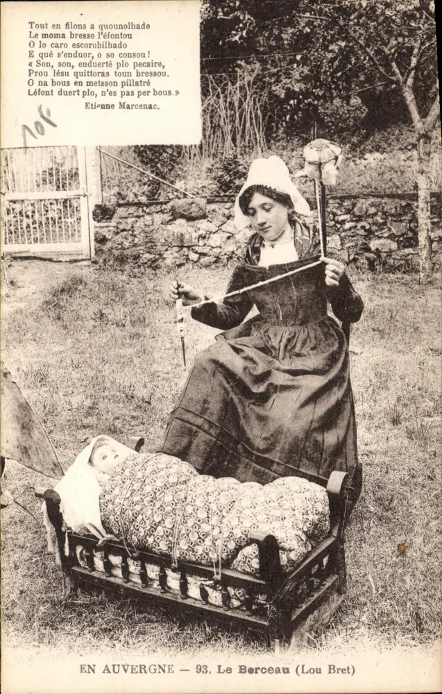 Le Bercœur (Lou Bret) — Frau im traditionellen Kleid, näher am Wiegen — Édition B. LAMBERT-ILLIAC - Vorderseite