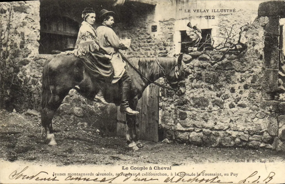 Jovens montanheiros ceveneses, se olhando a cavalo, na torre da Toussaint, no Puy — Le Velay Illustré, n°312 - Frente