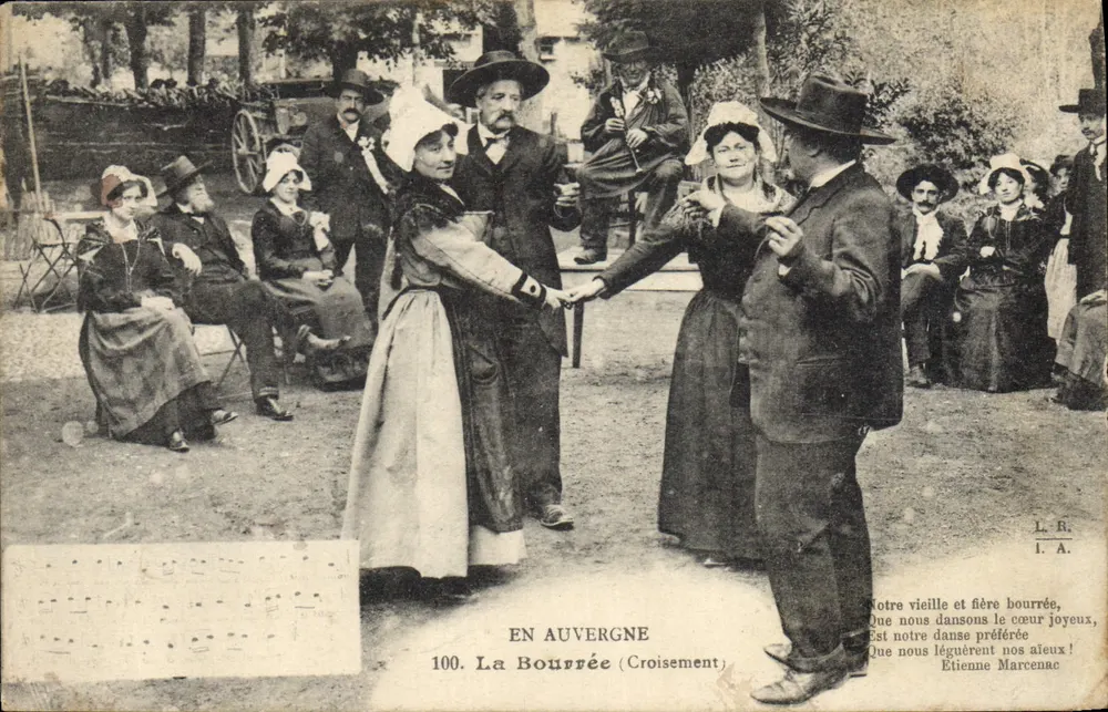 La Bourrée (Croisement) — Dança tradicional na Auvergne — Editor L. R. n°100 - Frente
